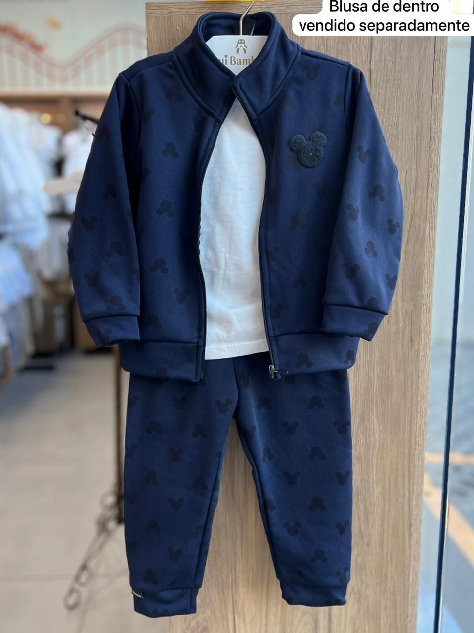 CONJUNTO JAQUETA MANGA LONGA ZÍPER MICKEY MINIMALISTA PATCH E CALÇA MENINO YOUCCIE
