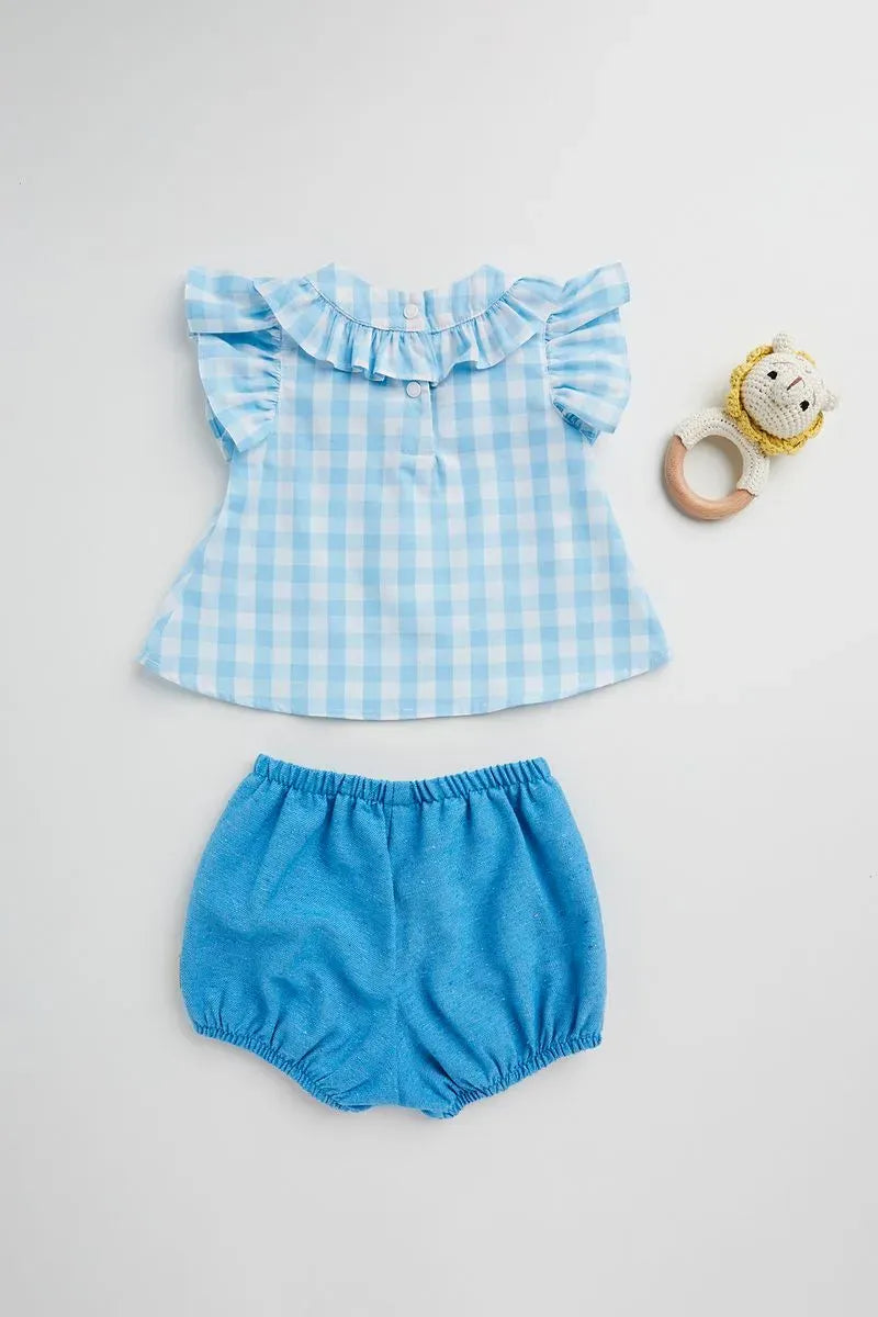 Conjunto Infantil para Bebê Bata em Tricoline Xadrez com Bordado e Short em Sarja