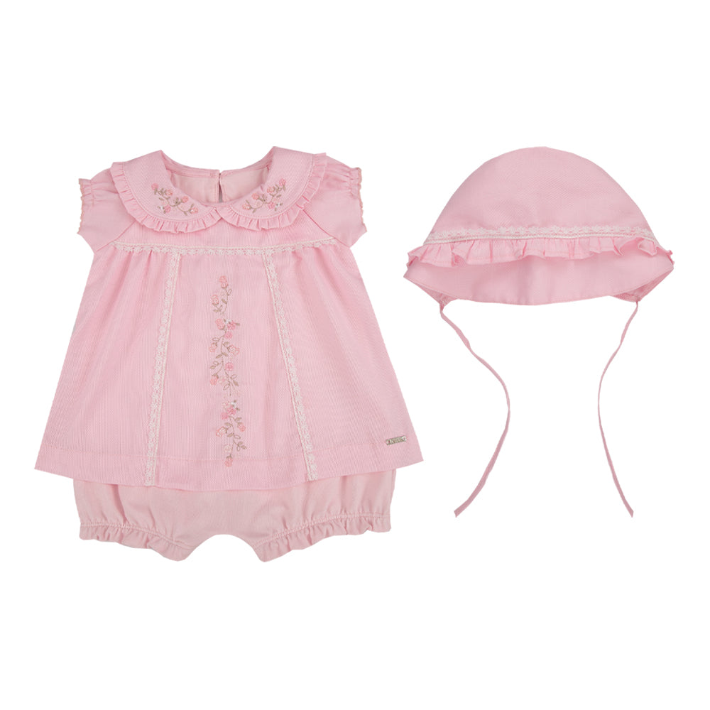 Macacão Curto de Tricoline com Bordado, Renda e Chapéu para Bebê – Paraiso