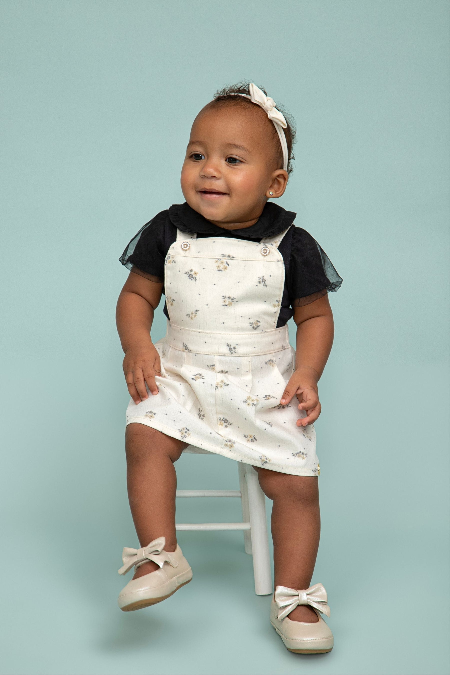 Conjunto Paraiso Jardineira Linho com Body Babados e Tule Feminino Bebê