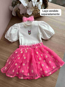 CONJUNTO BLUSA MANGA CURTA PATCH DAISY E SAIA TULE BORDADO MENINA ANIME
