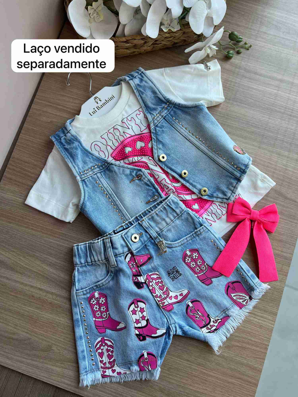 CONJUNTO COLETE REGATA BLUSA MANGA CURTA COUNTRY STRASS BOTA E SHORT MENINA ANIME
