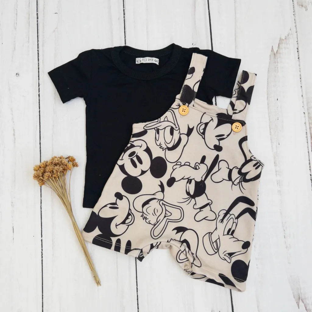 Conjunto Jardineira e Camiseta Friends