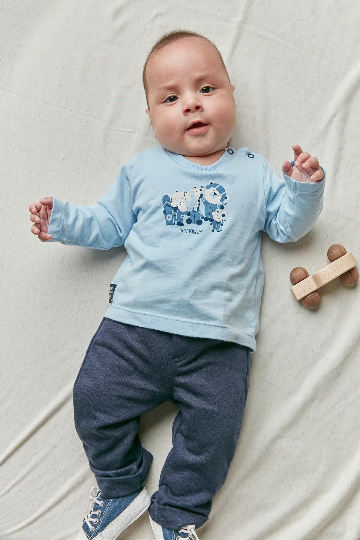 Conjunto Bebê com Camiseta Body de Malha 100% Algodão com Estampa e Calça de Moletinho