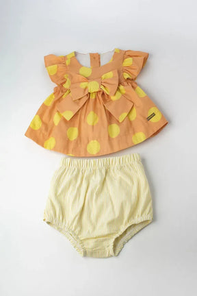 Conjunto Infantil para Bebê Bata em Tricoline Xadrez com Bordado e Short em Sarja