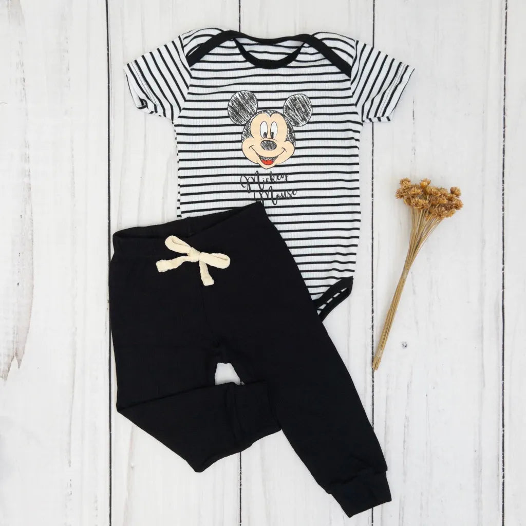 Conjunto Comfy Mickey
